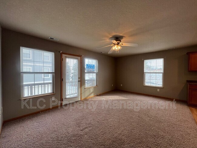 Photo - 1104 Flagstone Ln