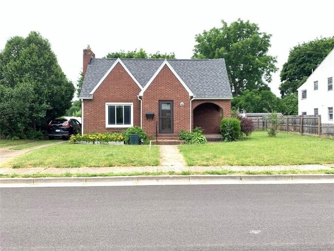 Building Photo - 14 S Willis Ave Rental
