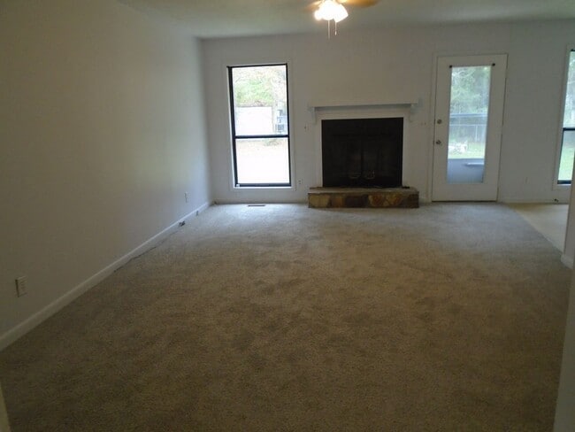 Photo - Renovated 3BD/2BA Single Family Home Avail...