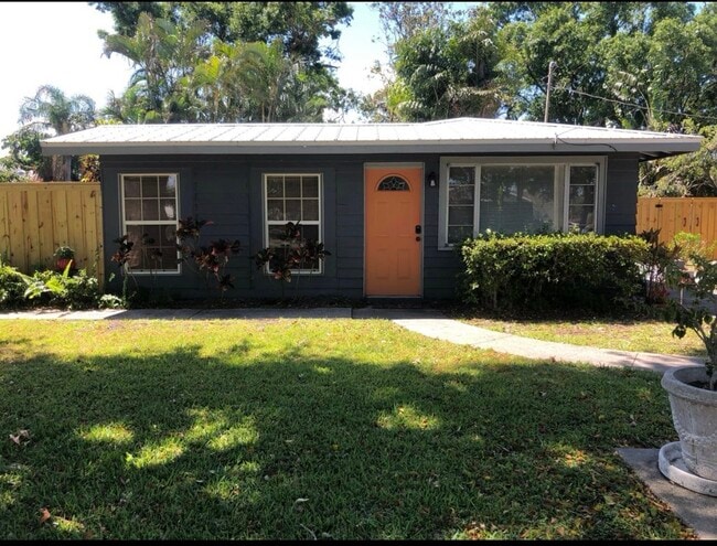 Photo - 4214 Wilkinson Rd