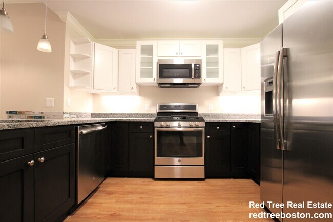 Photo - 286 Main St Unit 3