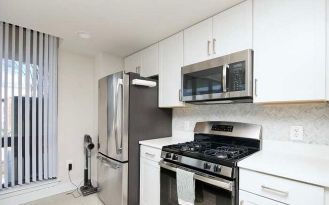 Photo - 2 Bedroom 2 Bathroom Modern Condo at The Lexicon, NoMa Neighborhood, Modern Appliances, Covered P...