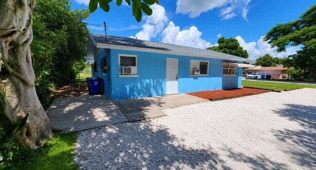 Building Photo - 2252 Maple Ave Unit 2254-2