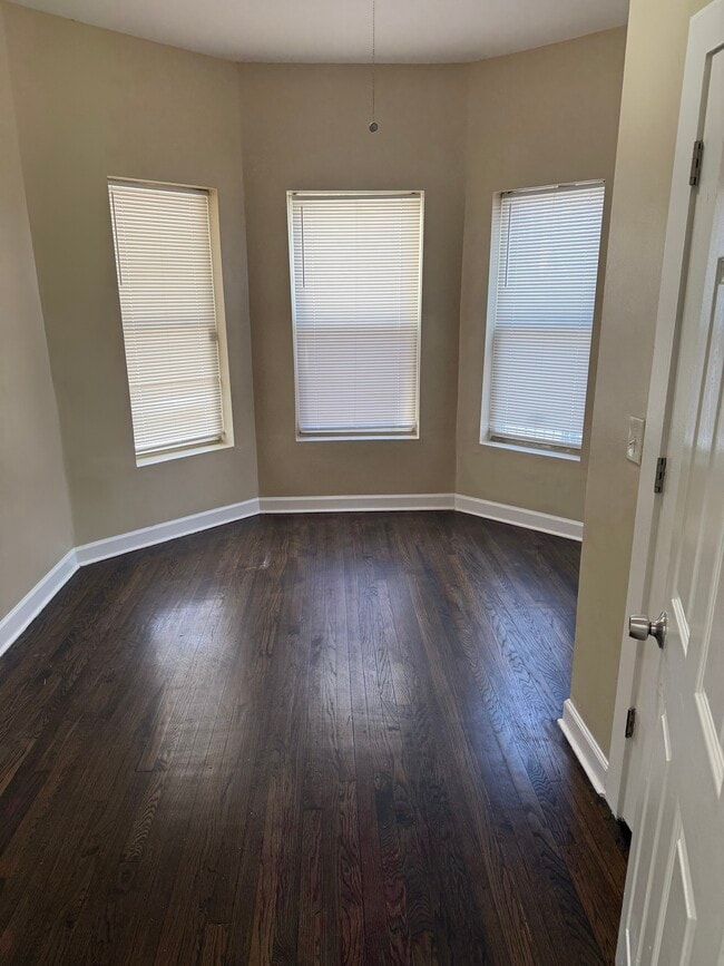 Photo - 5522 S Loomis Blvd Unidad Loomis #1