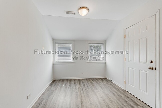 107 Stevens Ave Unit 2