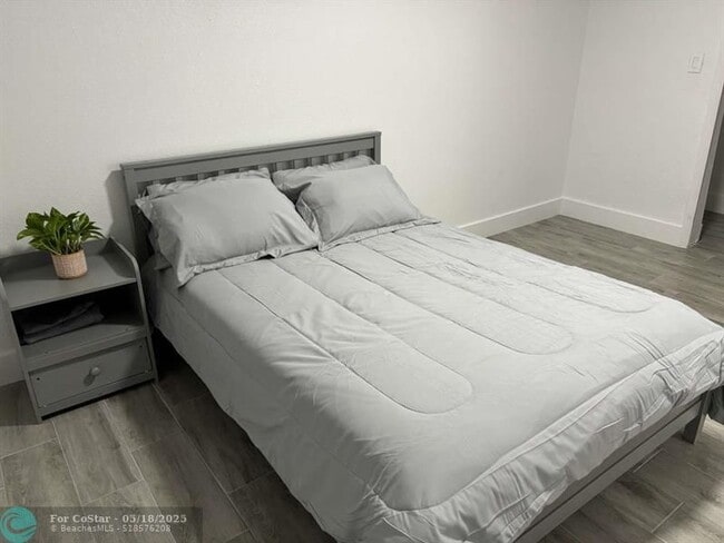 Photo - 245 NW 32nd St Unidad 4
