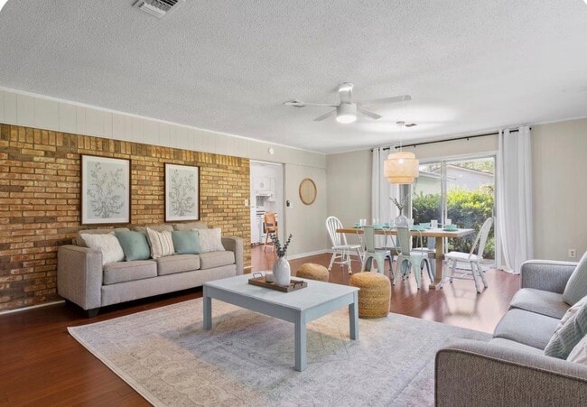 306 Sheppard Dr