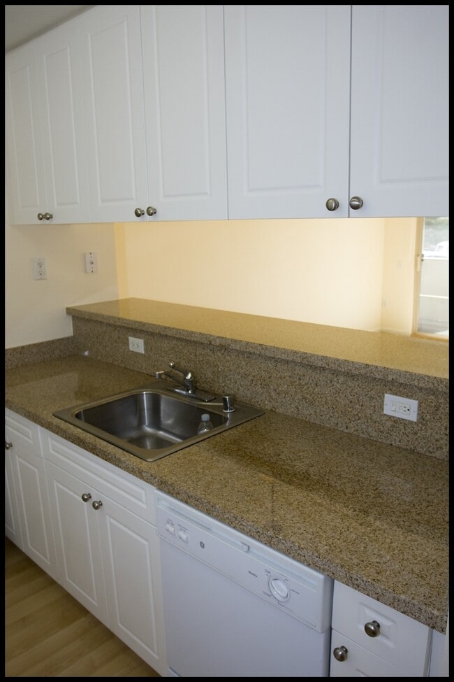 Photo - 1315 Alma Ave Unit 141