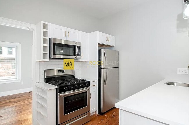 Photo - 140 Chelsea St Unit 3