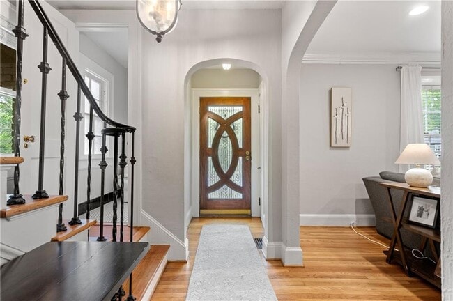 Photo - 685 E Morningside Dr NE