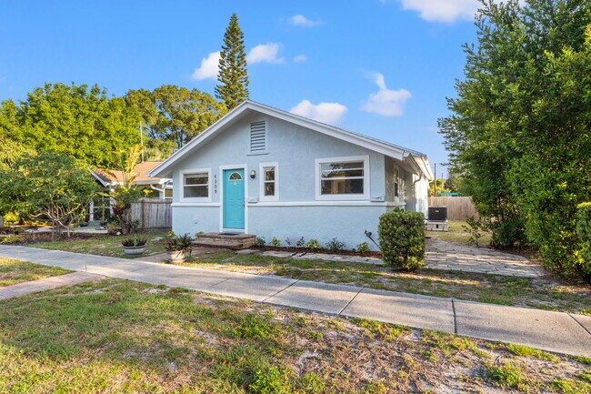 Photo - 4009 Burlington Ave N