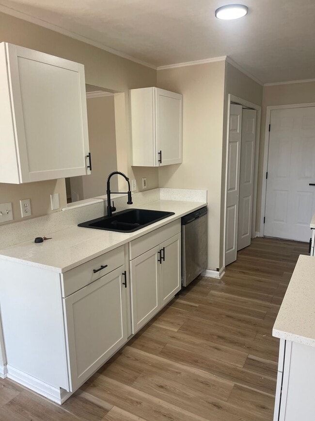 Photo - 2708 Henson Pl