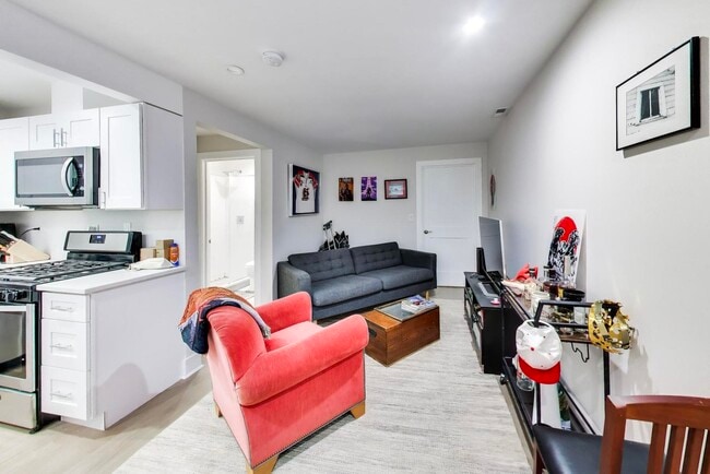 Photo - 2021 W Shakespeare Ave Unit CH2