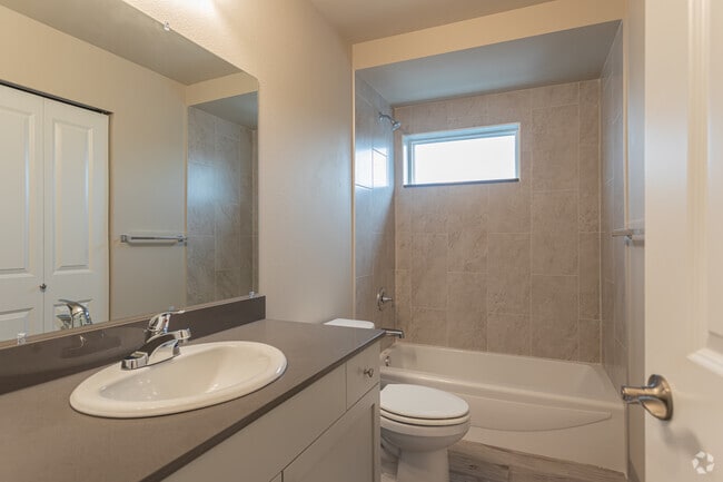 2BR, 1BA - 794SF