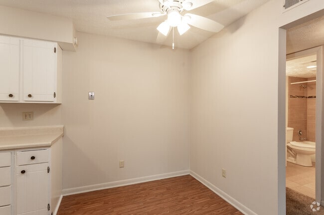 1BR - Dining Room
