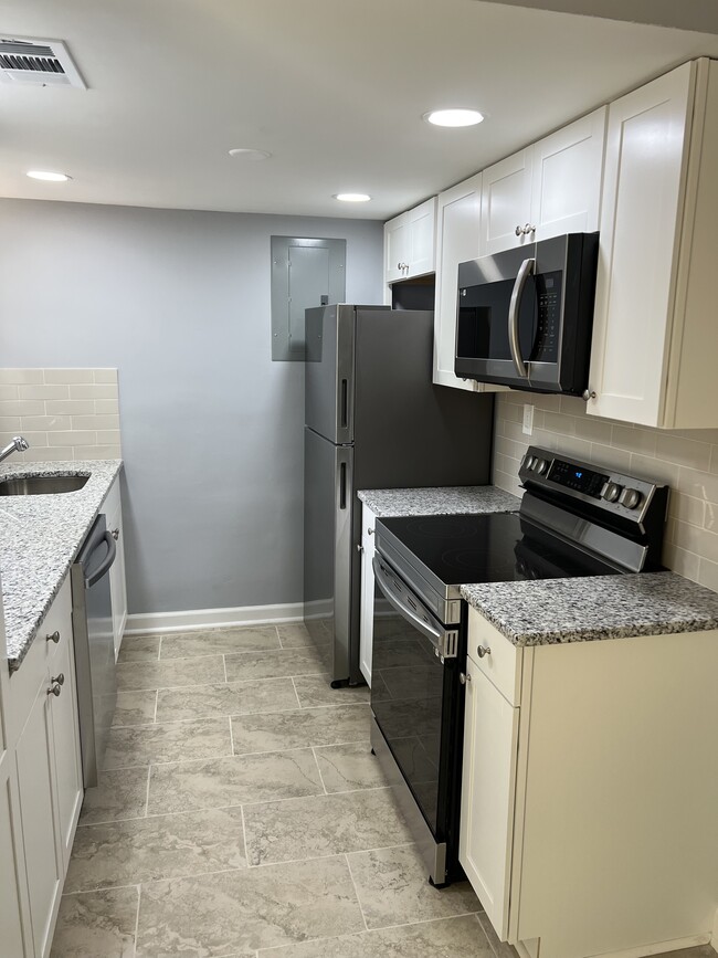 Building Photo - 1150 Rankin St Unit M9