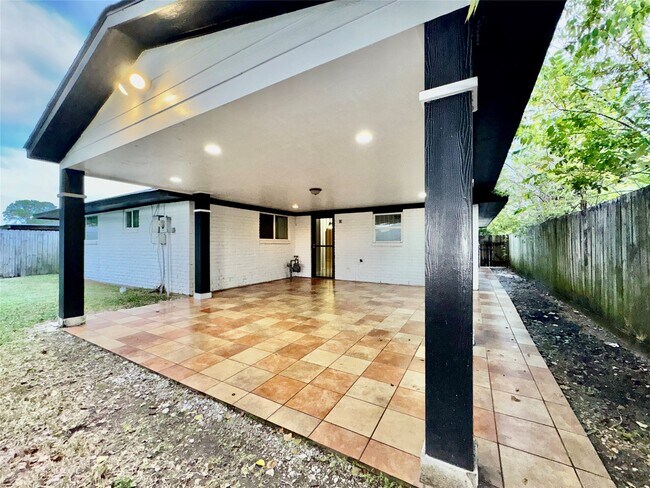 Photo - 2134 Rainy River Dr