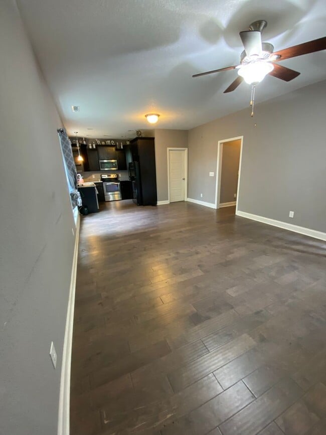 2 Bedroom 1 Bathroom house - 2 Bedroom 1 Bathroom house