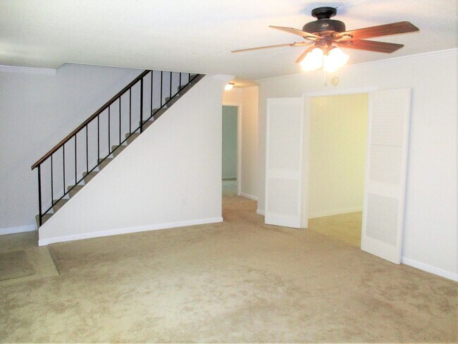 Photo - Beautiful 4 Bed 2 Bath Home Sitting On A Spacious Lot In Serene Greenbriar