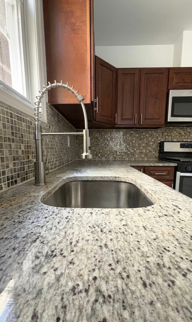 Photo - 132 Bayview Ave Unidad 2