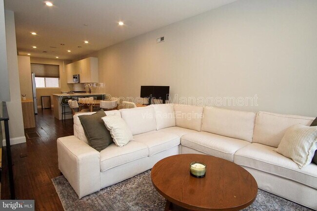 Photo - 1616 Cambridge St