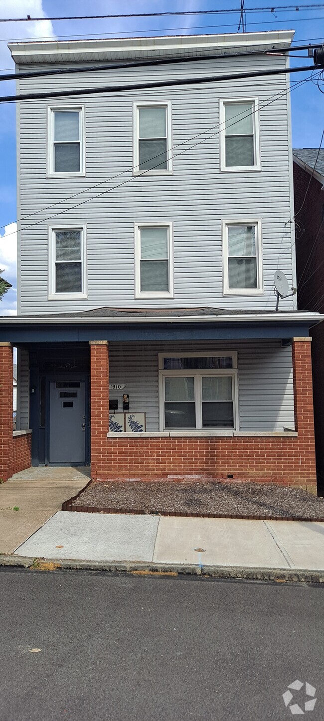 Building Photo - 1910 Rockledge St Unit 1st Floor Apt