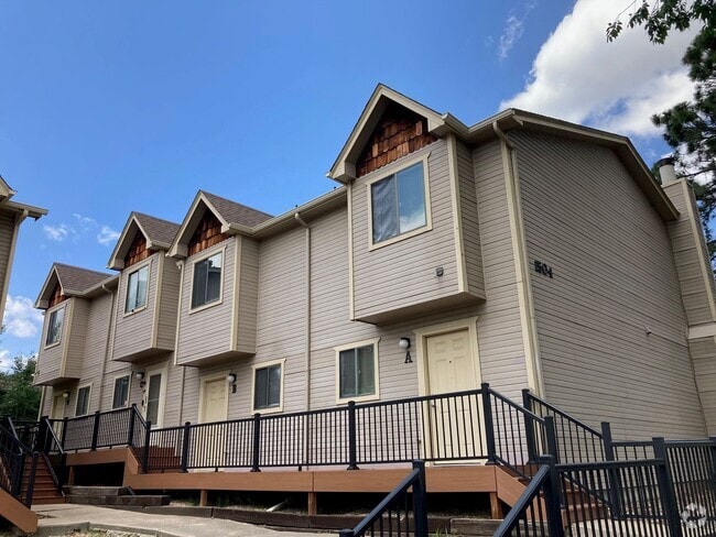 Building Photo - Available NOW, 2 bedroom townhome w/ AC! -...