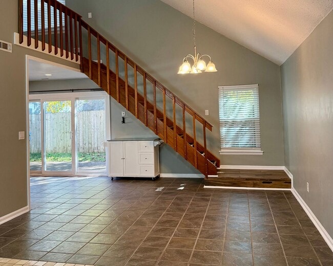 Photo - Cute 3 bed 2 bath in central location READ...
