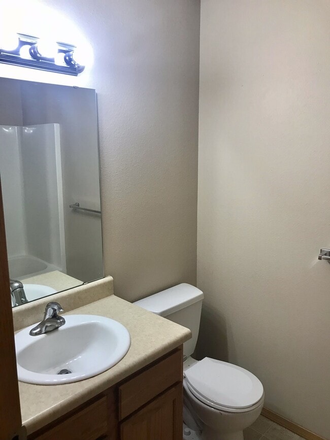 Photo - Super clean 2 bedroom 2 Bath Duplex in Clever MO