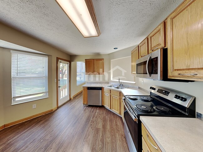 Photo - 808 Gascony Dr