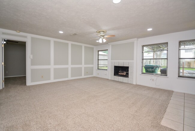 Building Photo - 21318 Park Valley Dr