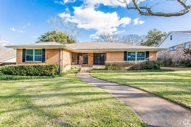 Building Photo - 7010 Kingsbury Dr Rental