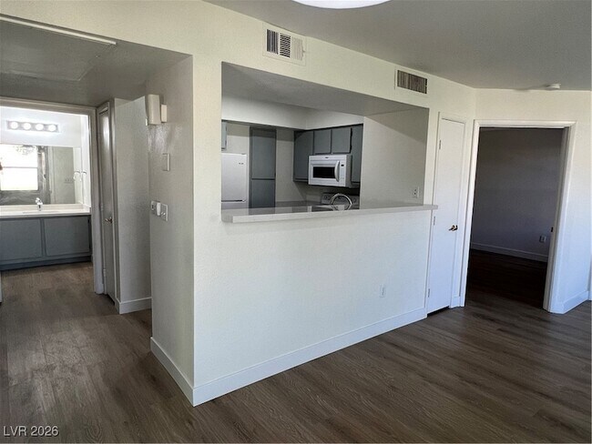 Photo - 1150 N Buffalo Dr Unit 1005