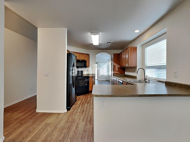 Photo - 15848 W Linden St