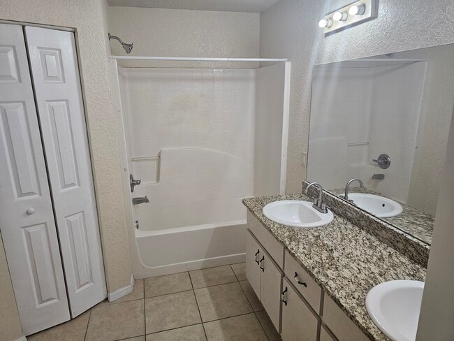 Photo - 523 Silver Way Dr