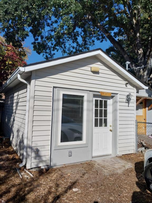 Building Photo - 711 SW I St