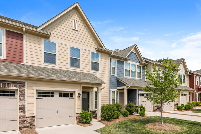 Photo - 307 Pond Place Ln