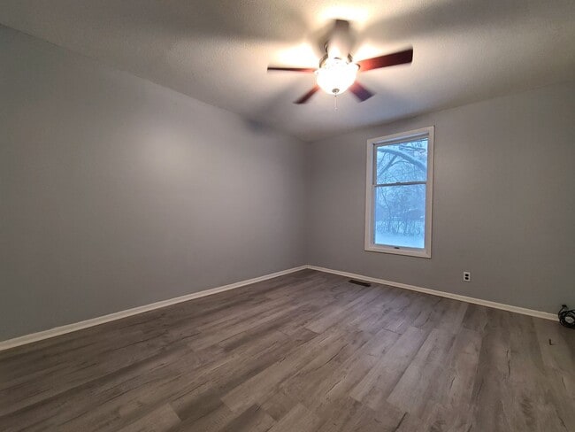 Photo - Spacious 5-bedroom, 2-bathroom home in Baroda