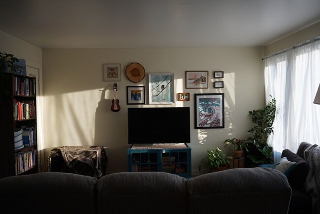 Photo - Turnkey Furnished 3BR/1BA Townhouse