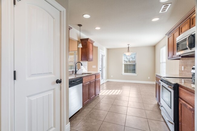Photo - Charming 3-Bedroom Home for Rent in Springdale!