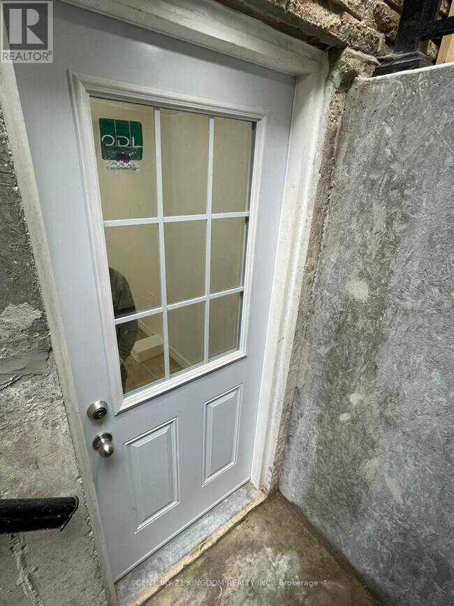 Photo - 1798 Storrington St