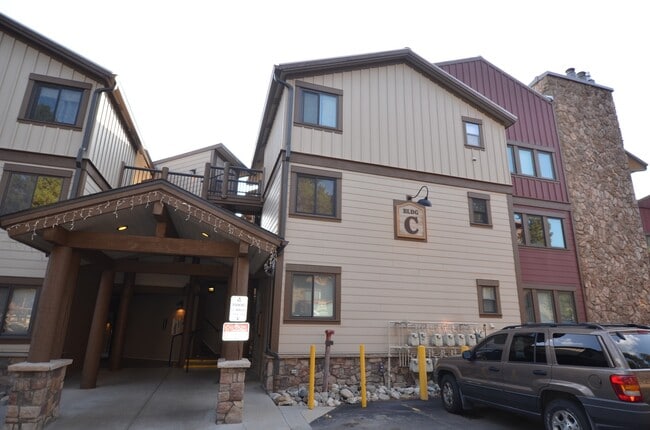 Photo - Dogs negotiable! Gondola and Main Street steps from your front door! Steam Shower!