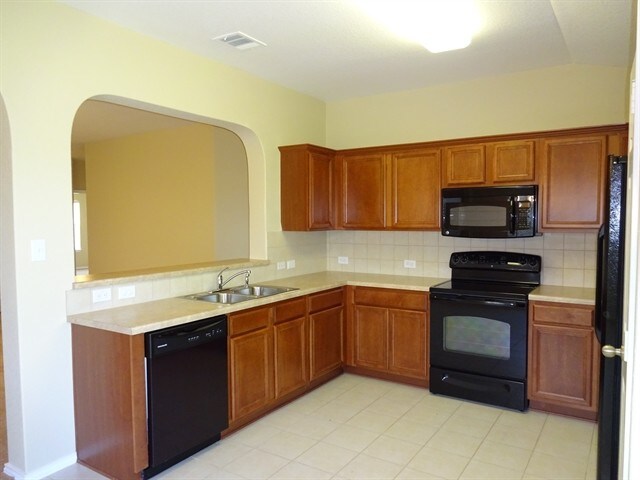 Photo - 631 Tom Kemp Dr