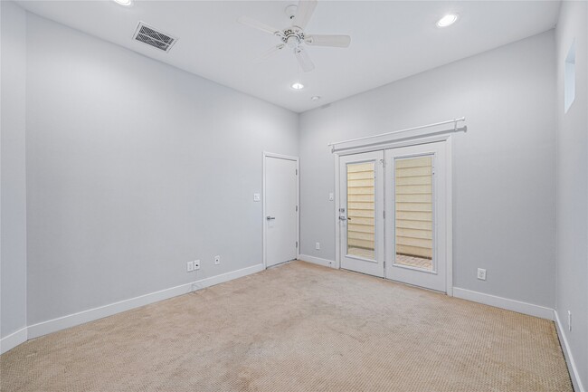 Photo - 802 W Drew St