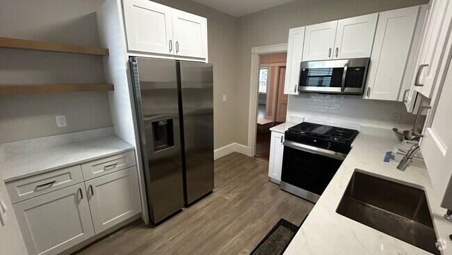 Building Photo - 6 Radcliffe Rd Unit 1 Rental