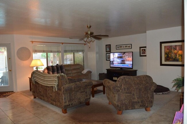 Photo - 519 W Douglas Ave