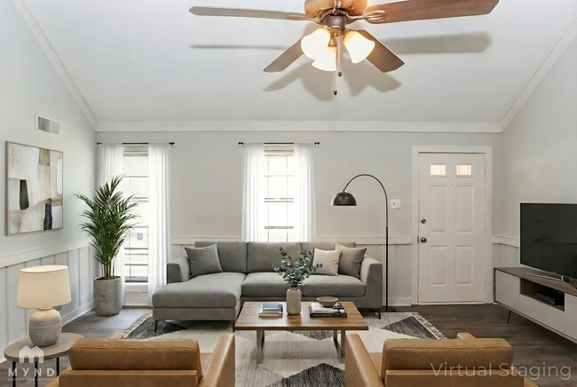 Photo - 6827 Starkenburg Ln