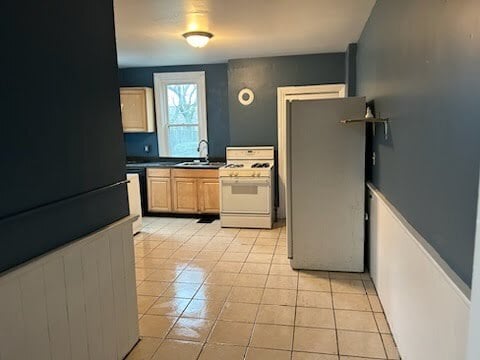 Photo - 1917 Tours St