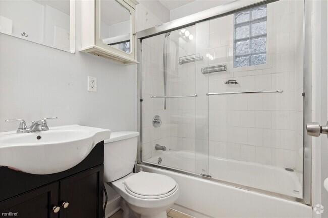 Building Photo - 3 br, 1 bath Triplex - 1729 W MONTGOMERY A... Unit 101 Rental