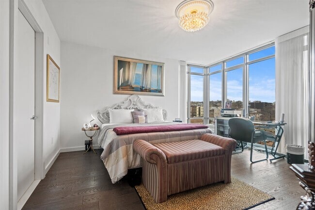 Building Photo - 320 Adolphus Ave Unit 702 Rental